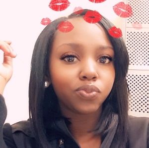 Meet your Posher, Esha